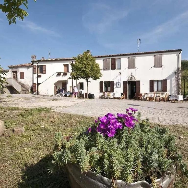 Locanda Delle Grotte Di Onferno Hotel Gemmano Exterior photo
